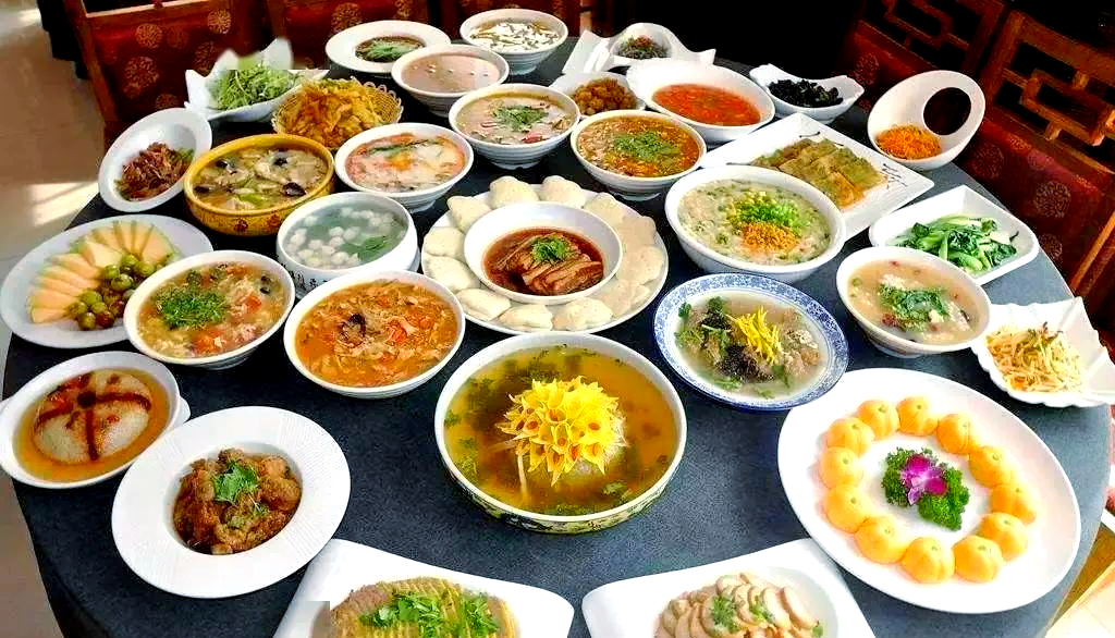 洛阳水席：藏在街头巷..